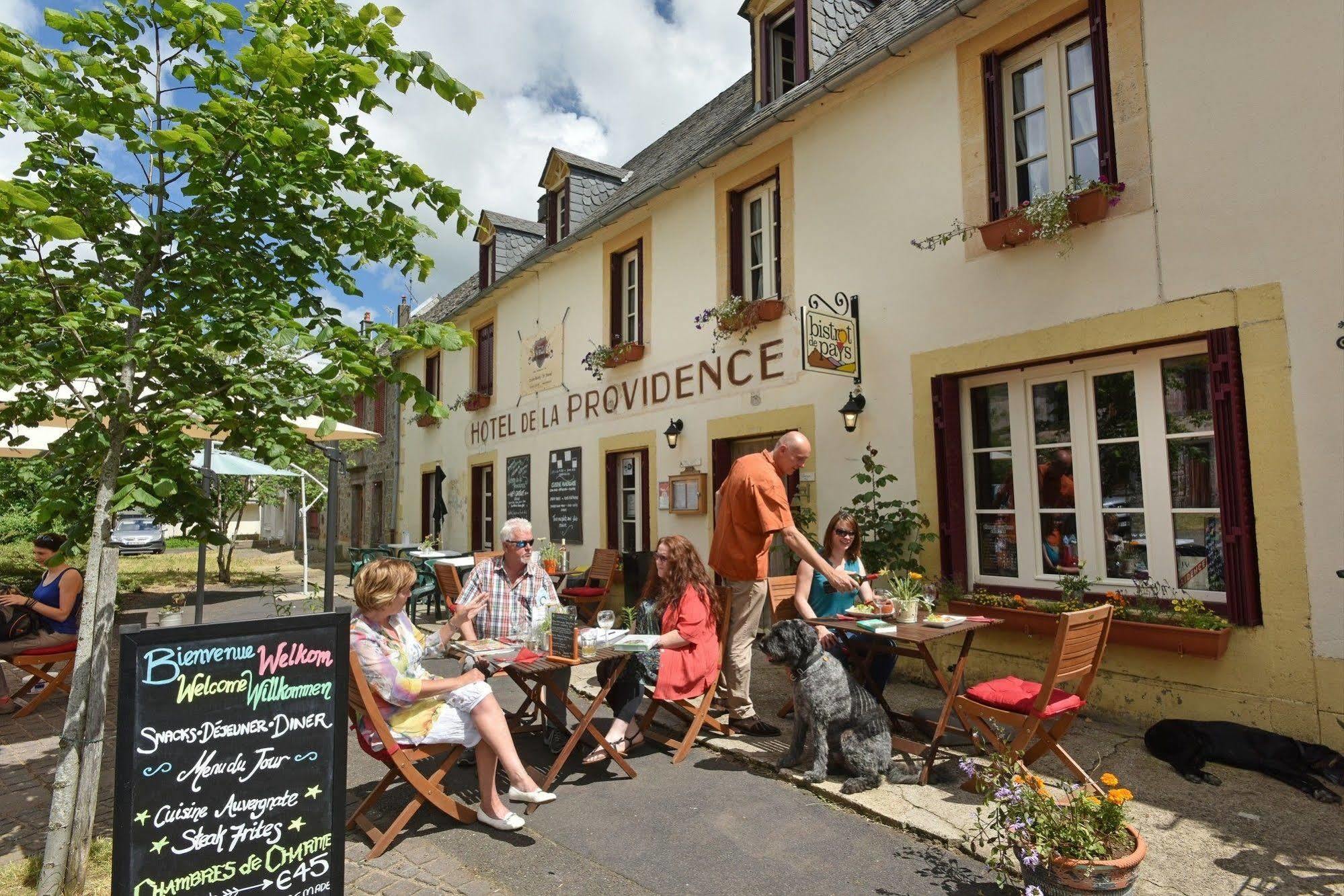 Auberge De La Providence Saint-Donat Экстерьер фото